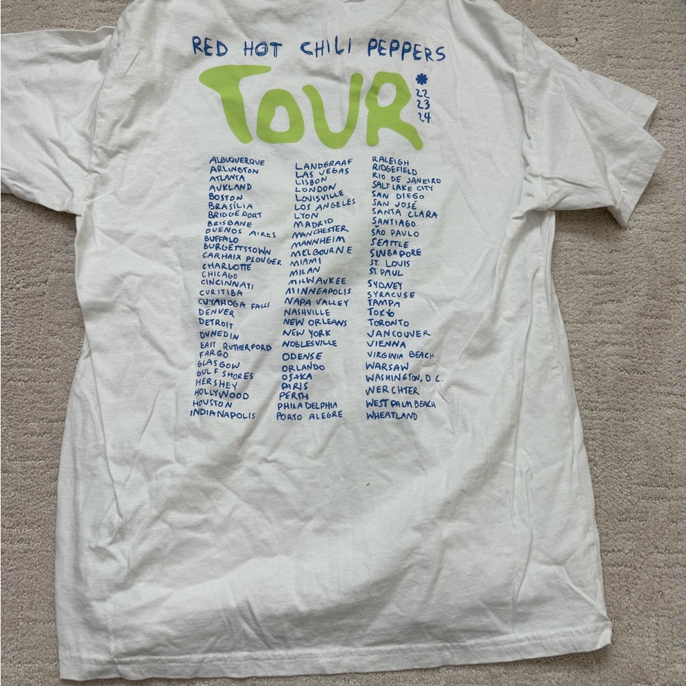 Red Hot Chili Peppers World Tour T-Shirt - Picture 3 of 3